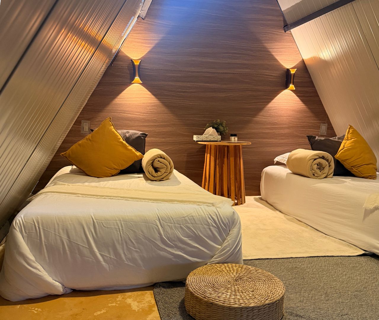 Interior de glamping cálido